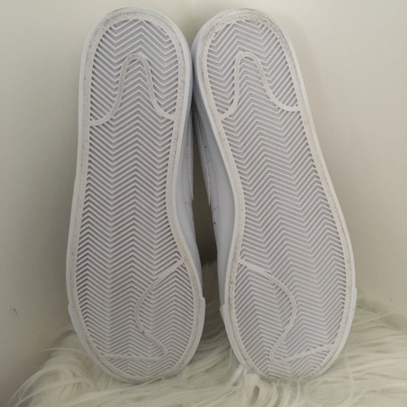 🆕 UNISEX LEATHER NIKE SNEAKERS 🆕 - Picture 11 of 13